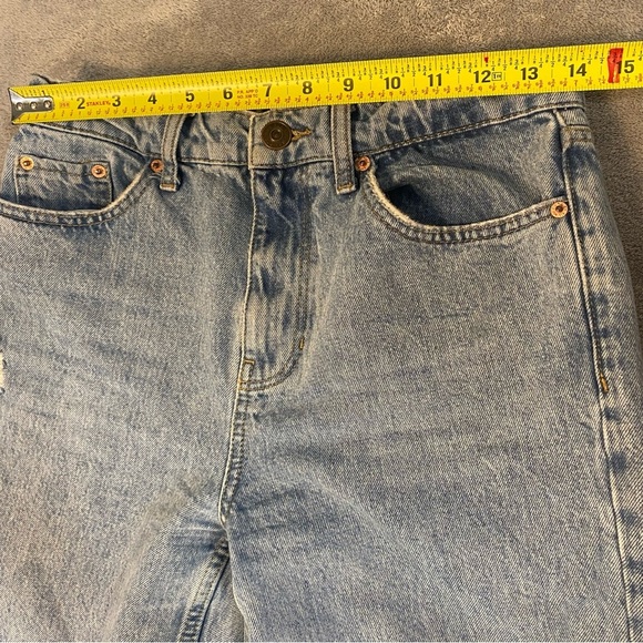 BDG Women’s Distressed Baggy Straight Jeans Light Wash Size 28x32 Skater Grunge - Picture 4 of 9